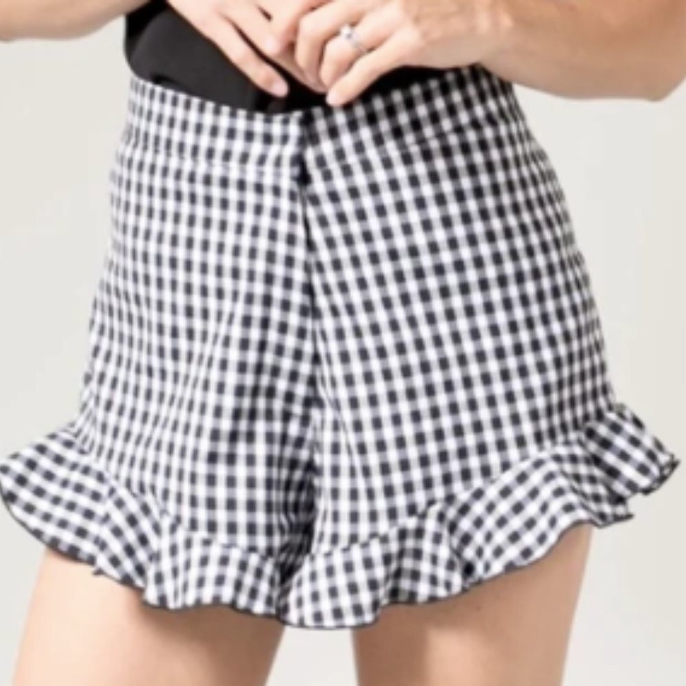 Essue Black & White Gingham Shorts
